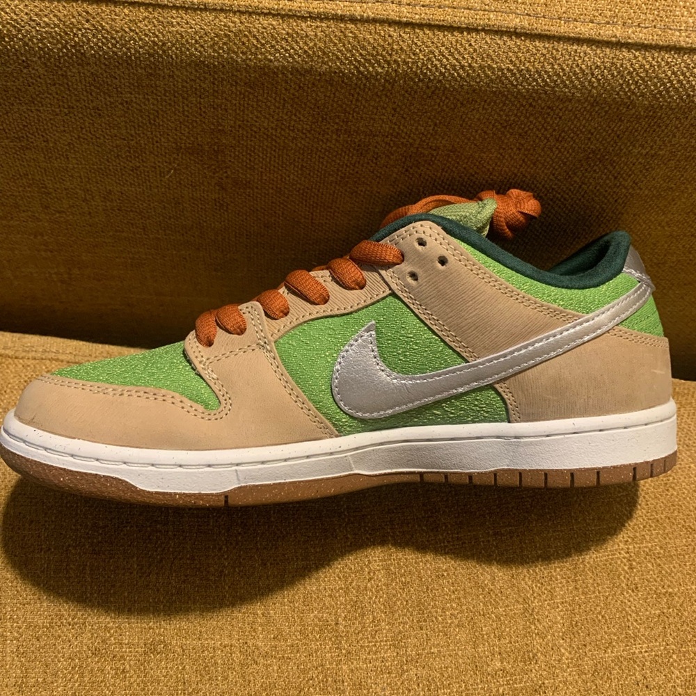 Brand new limited color edition Nike
